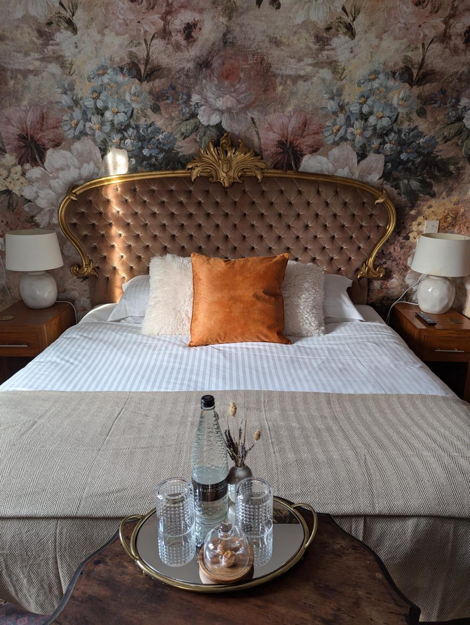 The Duke Hotel Hilmarton Kültér fotó